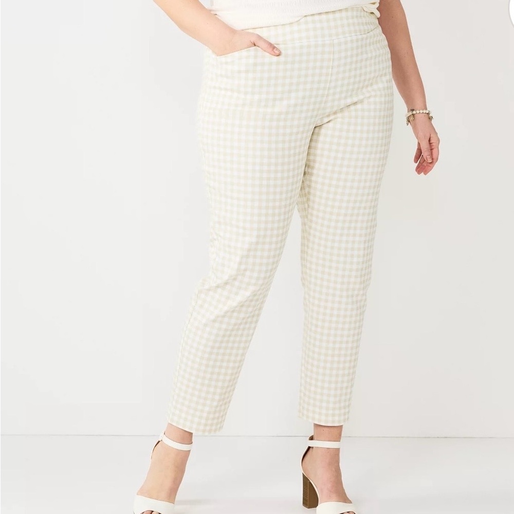 Croft & Barrow Women's Light Checkered Capris